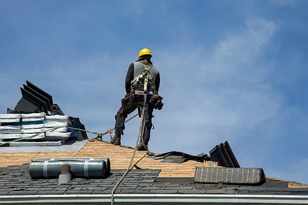 Professional Roofing technician working in Kintnersville, PA